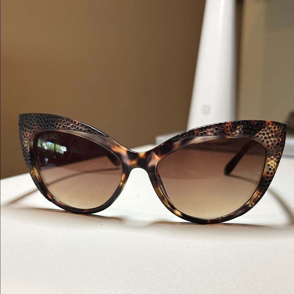Ellen Tracy Tortoiseshell Frame Glasses - image 2